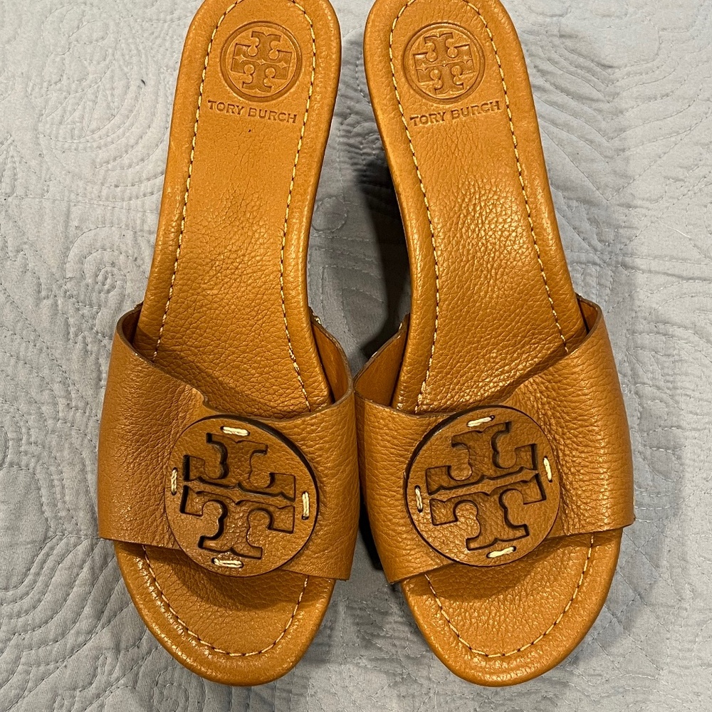 NWOT Tory Burch Brown Patti Leather Wedge Open toe Sandals Size 9.5